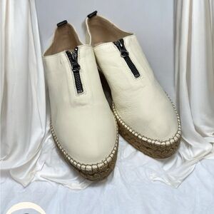 Eric Michael Serena leather espadrille with a front zipper Size 9.5 cream flats